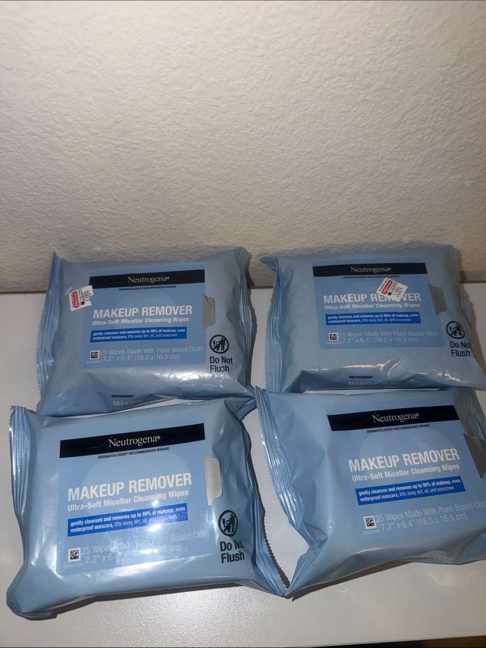 Neutrogena Makeup Remover Ultra-Soft Micellar Cleansing Wipes Blue bundle 4packs